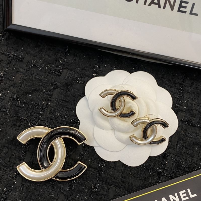 Ch**el earrings